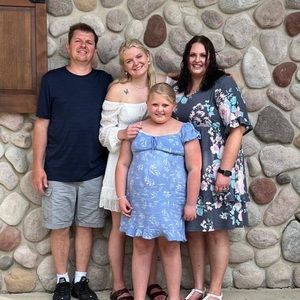 Meet your Posher, Dana